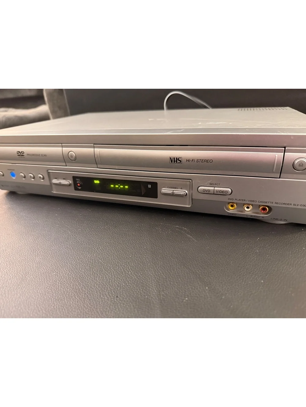 Sony DVD Player and VHS Hi-Fi Stereo Video Cassette Recorder SLV-D300P